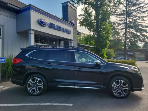 Used 2023 Subaru Ascent Limited w/ Technology Package AWD/4WD image 2