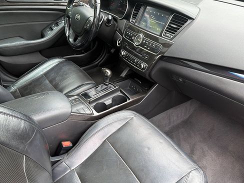 Used 2015 Kia Cadenza Premium w/ Luxury Package FWD image 15
