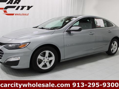 Used 2024 Chevrolet Malibu LT FWD image 1