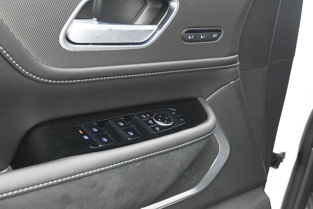 New 2027 INFINITI QX80 Luxe AWD/4WD image 17