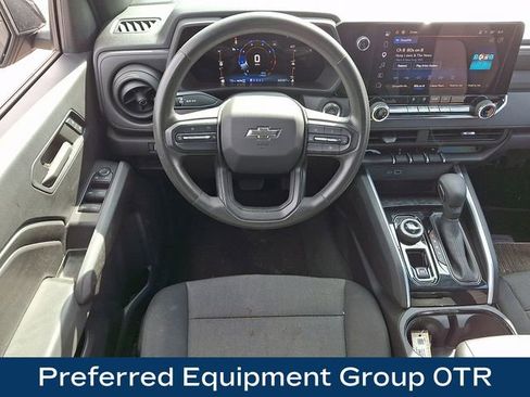 Used 2023 Chevrolet Colorado Trail Boss w/ Advanced Trailering Package AWD/4WD image 3