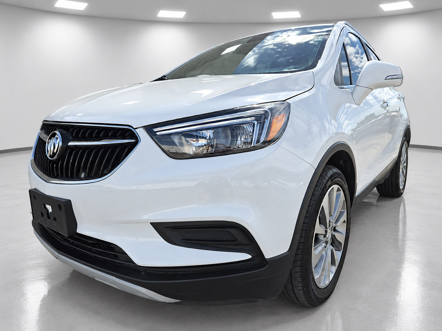 Used 2019 Buick Encore Preferred FWD image 2