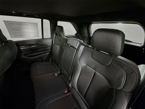 New 2025 Jeep Grand Cherokee Laredo X w/ Luxury Tech Group I image 23