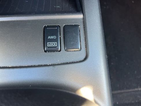 Used 2012 Nissan Murano S image 20