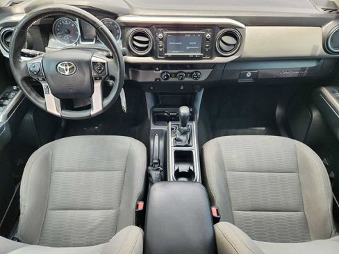 Used 2016 Toyota Tacoma SR5 w/ Towing Package RWD image 24