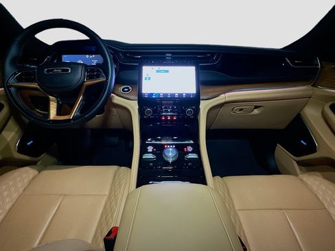 Certified 2025 Jeep Grand Cherokee Summit AWD/4WD image 24