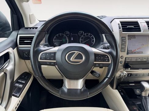 Used 2020 Lexus GX 460 Premium w/ Premium Package AWD/4WD image 13