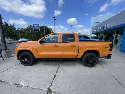 Used 2025 Chevrolet Colorado Z71 w/ Technology Package AWD/4WD image 4