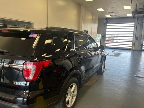 Used 2018 Ford Explorer FWD image 8