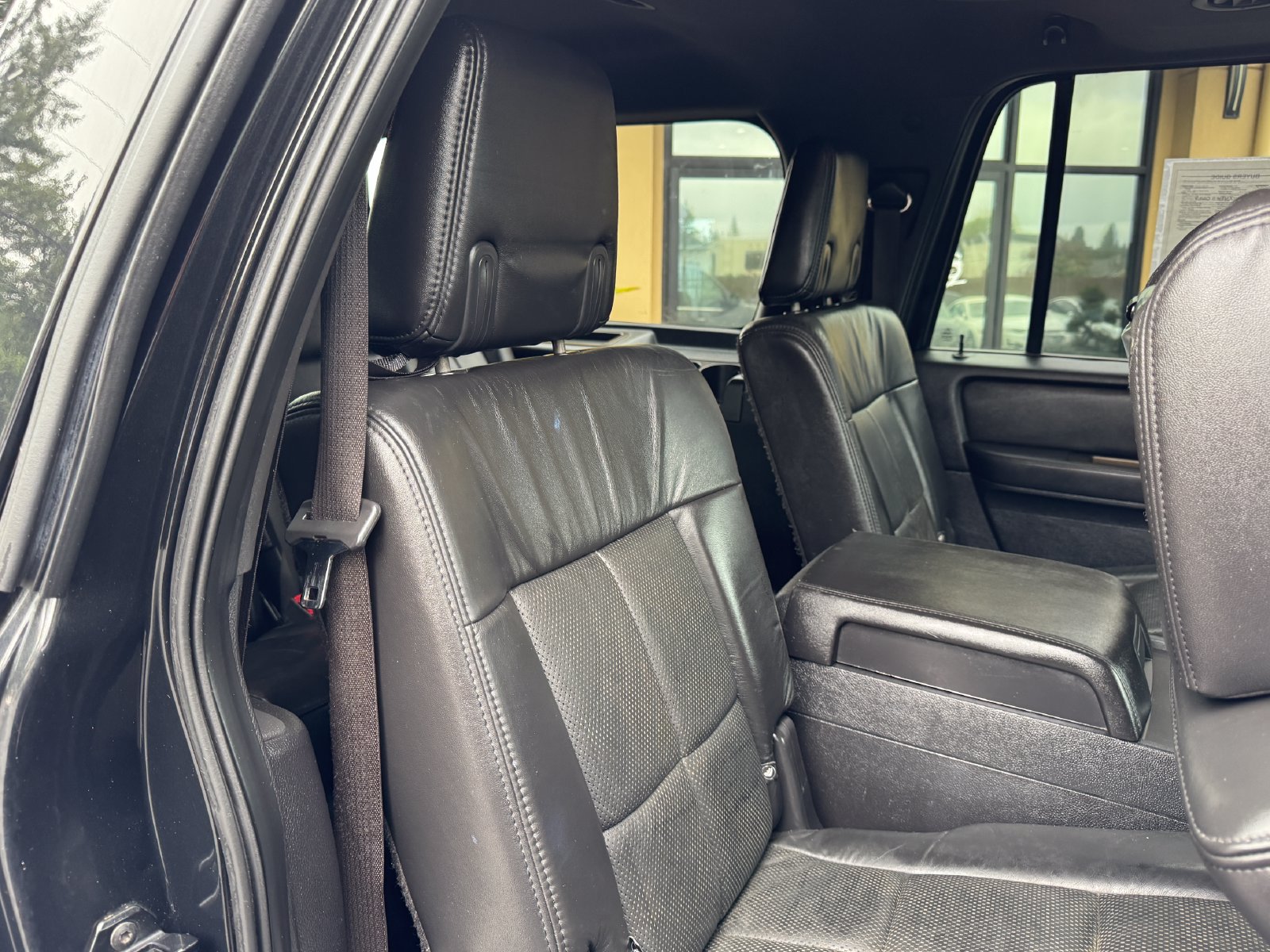 Used 2012 Lincoln Navigator L 4WD image 22