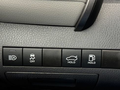 Used 2022 Toyota Camry LE FWD image 22