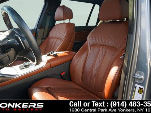 Used 2024 BMW X7 M60i w/ Executive Package image 61