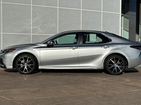 Certified 2023 Toyota Camry SE image 8