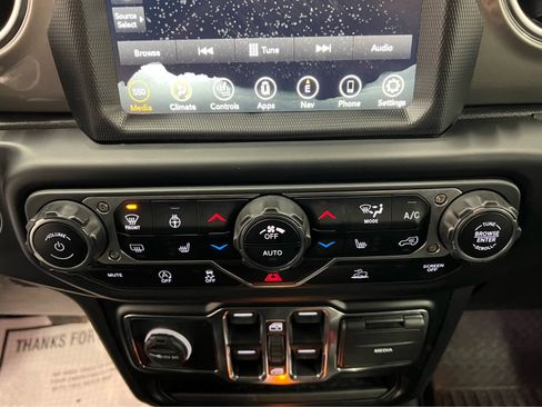 Used 2022 Jeep Wrangler Unlimited Sahara w/ Cold Weather Group image 27