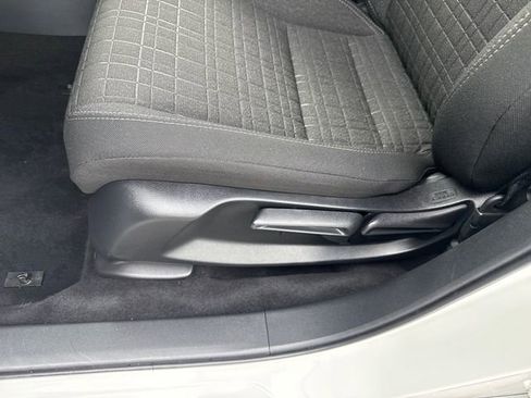 Certified 2025 Honda HR-V LX image 11