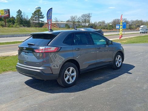 Used 2021 Ford Edge SE image 5