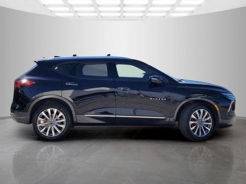 Used 2024 Chevrolet Blazer Premier FWD image 3