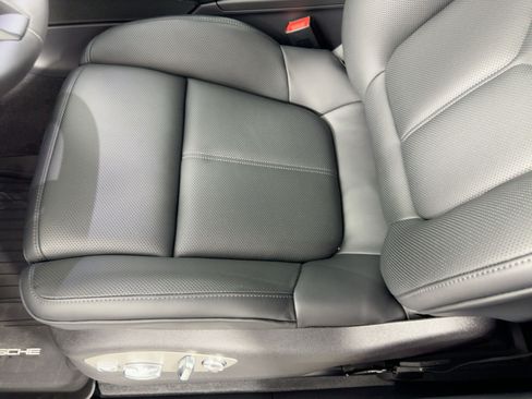 Certified 2026 Porsche Macan AWD/4WD image 14