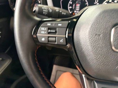 Used 2025 Honda Pilot TrailSport image 32
