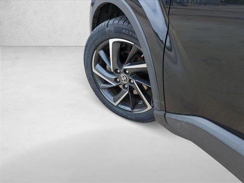 Used 2022 Toyota C-HR Limited image 10