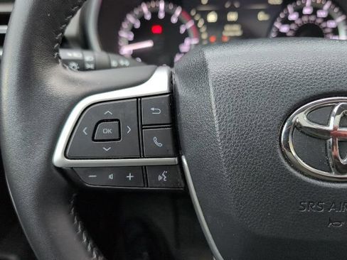 Used 2023 Toyota Highlander XLE image 15