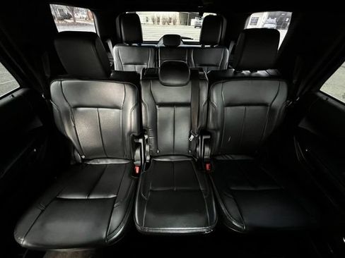 Used 2020 Ford Expedition XLT w/ Equipment Group 202A RWD image 21