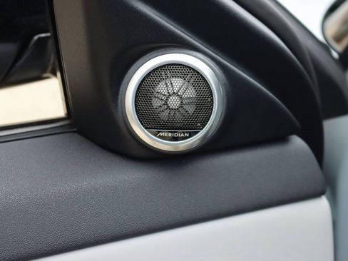 Used 2026 Land Rover Range Rover Evoque S image 12