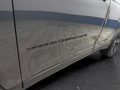 Used 2024 Jeep Grand Cherokee Limited w/ Luxury Tech Group II image 35