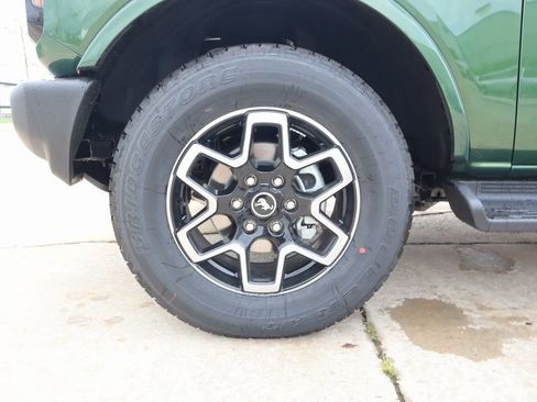 New 2025 Ford Bronco Outer Banks AWD/4WD image 2