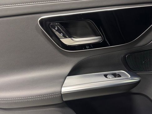 Used 2023 Mercedes-Benz GLC 300 4MATIC image 24