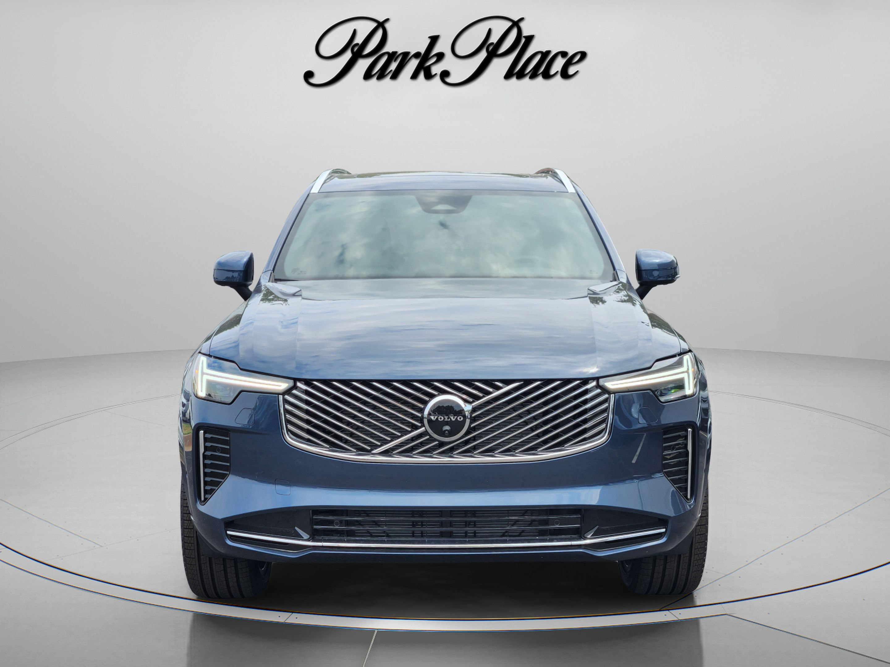 Used 2026 Volvo XC90 B6 Plus w/ Protection Package Premier AWD/4WD image 9