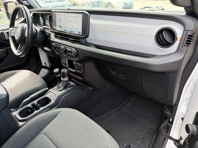 Used 2024 Jeep Gladiator Sport AWD/4WD image 29