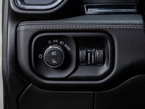 Used 2024 RAM 3500 Limited image 22