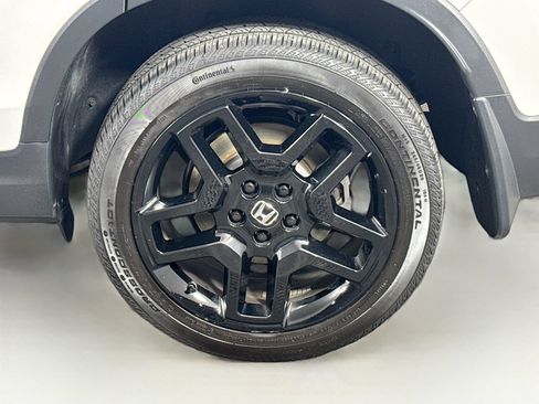 Certified 2024 Honda Passport Black Edition image 9
