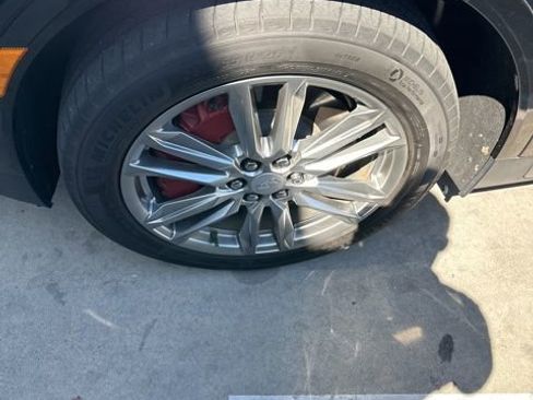 Used 2023 Cadillac XT5 Sportv w/ Technology Package AWD/4WD image 4