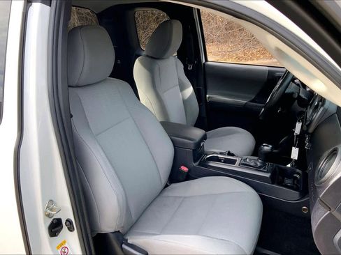Used 2019 Toyota Tacoma SR image 6