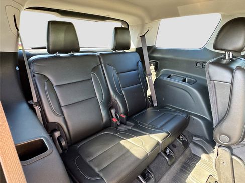 Used 2023 GMC Acadia SLT w/ Technology Package image 26