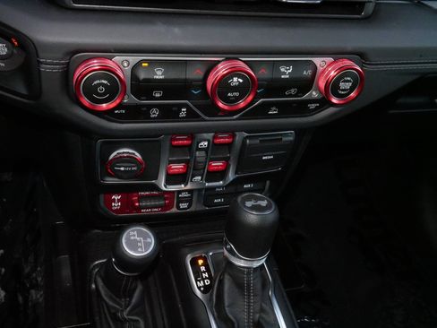 Used 2024 Jeep Wrangler Unlimited Rubicon image 23