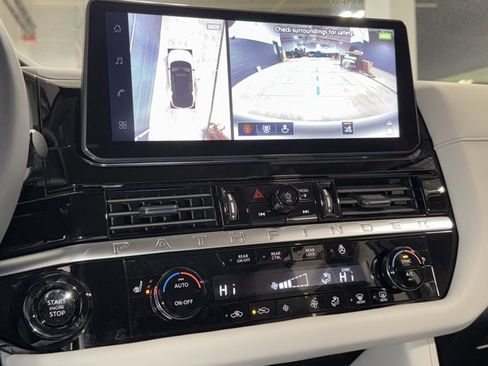 New 2026 Nissan Pathfinder SL image 30