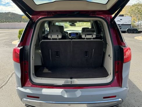 Used 2019 GMC Acadia Denali w/ Technology Package FWD image 23