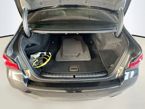 Used 2023 BMW 530e xDrive w/ Premium Package image 28