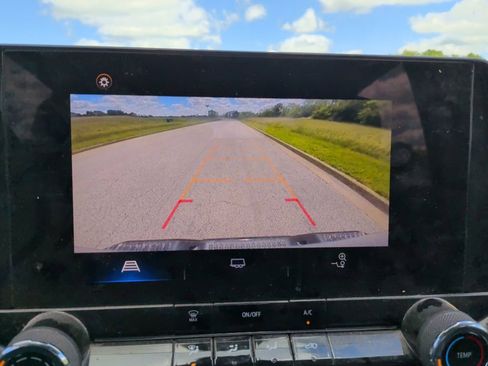 Used 2023 Chevrolet Colorado Trail Boss w/ Advanced Trailering Package AWD/4WD image 10