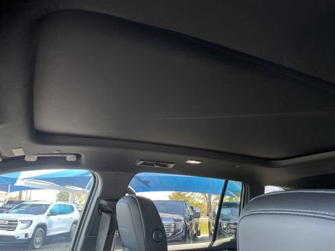 New 2026 GMC Acadia Denali w/ Super Cruise Package FWD image 33