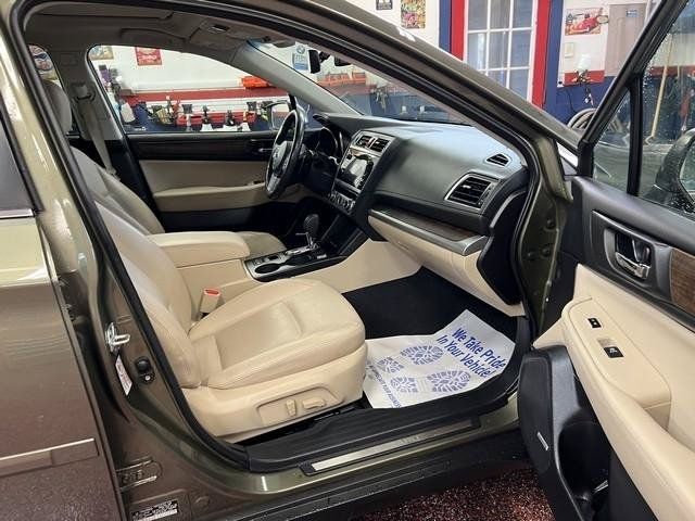 Used 2017 Subaru Outback 2.5i Limited AWD/4WD image 10