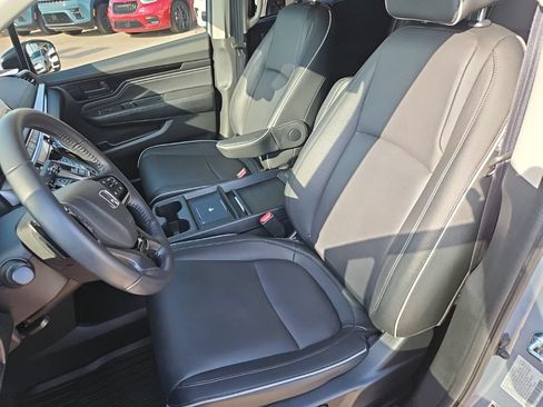 Used 2025 Honda Odyssey Touring image 18