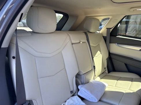 Used 2020 Cadillac XT5 Premium Luxury FWD image 12