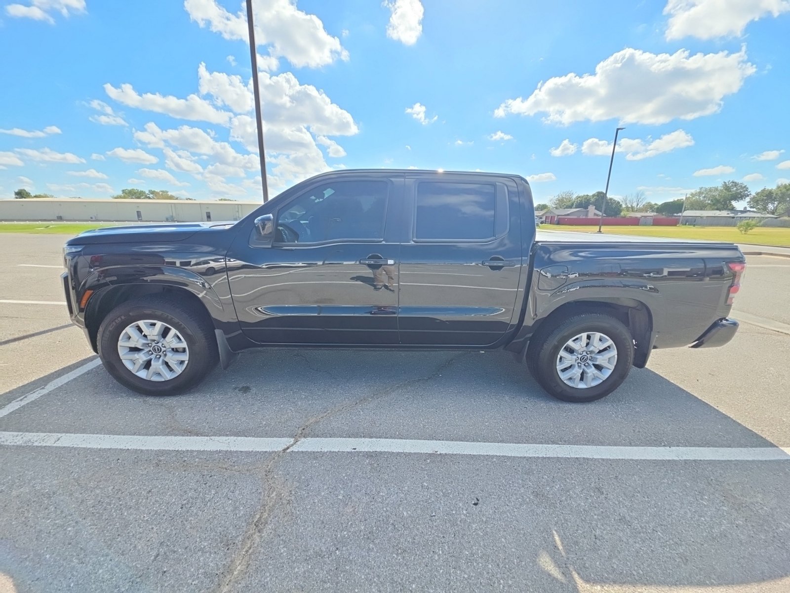 Used 2022 Nissan Frontier SV RWD image 4