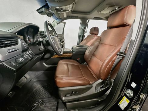 Used 2019 Chevrolet Tahoe Premier w/ Premier Plus Edition AWD/4WD image 16