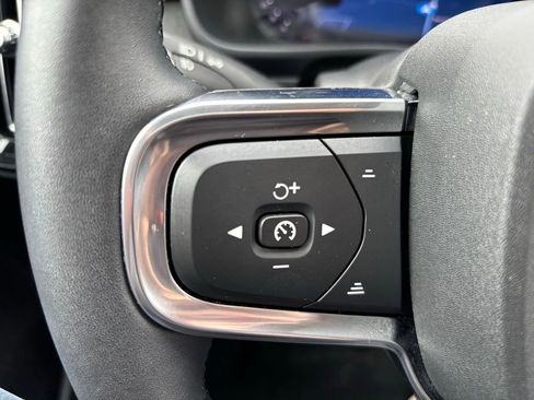 Certified 2024 Volvo XC40 B5 Core image 30