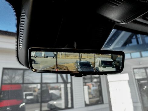 Used 2025 Mercedes-Benz Sprinter 2500 image 18